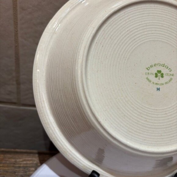 Arklow Brendan Erin Stone Buttercups Rimmed Serving Bowl 10" x 10" - Picture 7 of 8